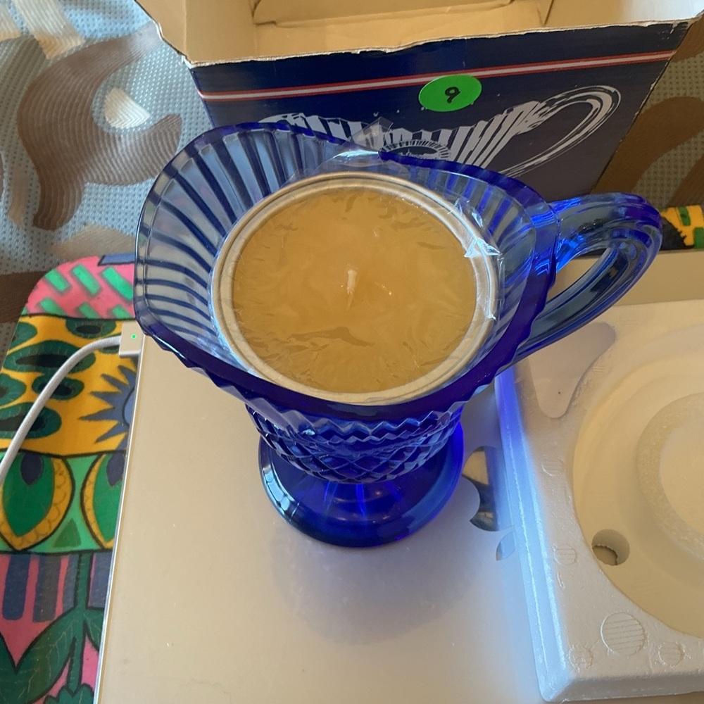Avon Fostoria Candle Holder with Floral Medley Candle - Picture 4 of 5